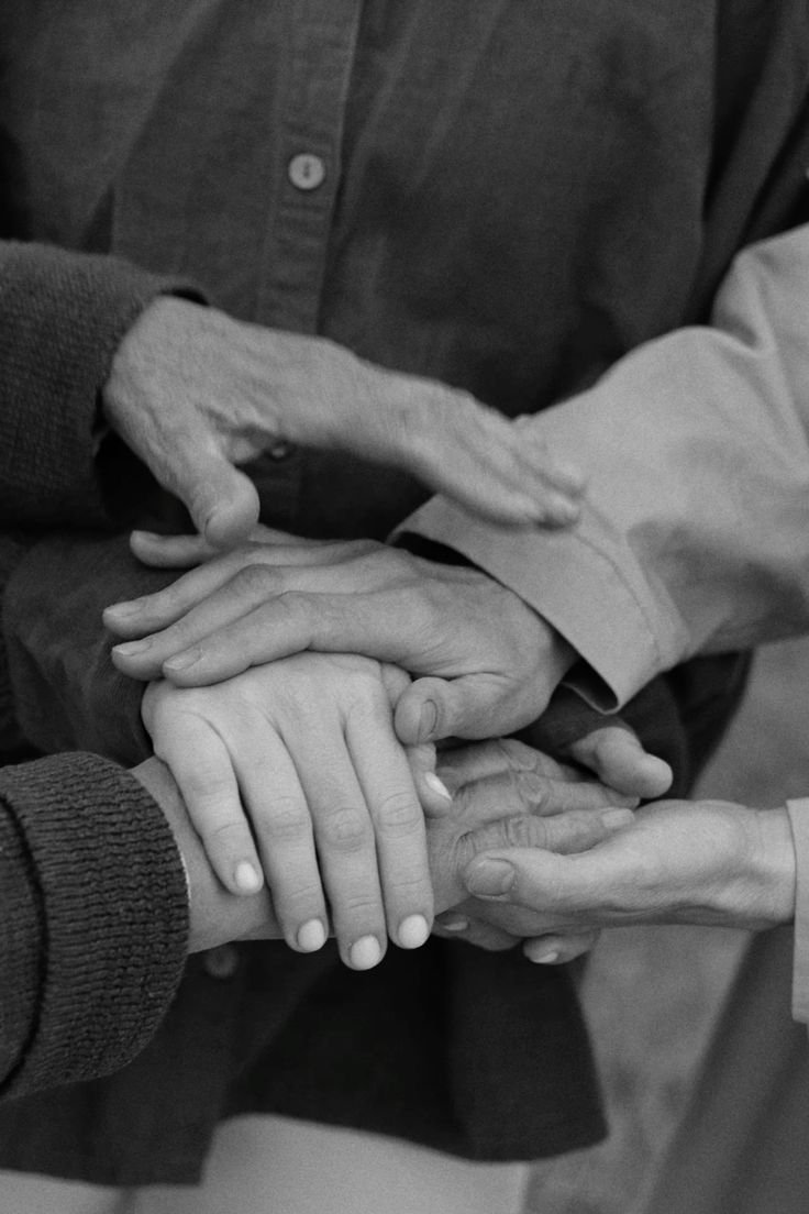 <p>Orang yang paling dekat denganku adalah...</p>